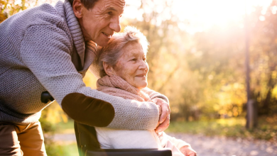 Photo of How does hospice help families after death?