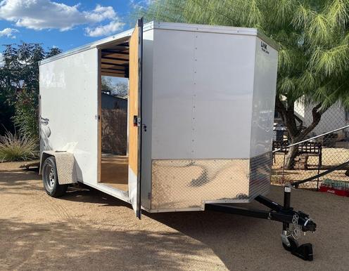Enclosed trailer rental